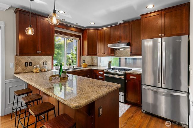 4314 Linden Ave N, Townhouse with 3 bedrooms, 4 bathrooms and 1 parking in Seattle WA | Image 11
