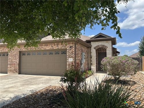 692 Creekside Cir, New Braunfels, TX, 78130-6446 | Card Image
