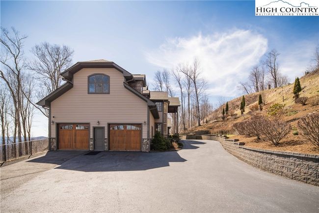 1902 Elk Creek Mountain Pkwy, House other with 4 bedrooms, 5 bathrooms and null parking in Todd NC | Image 46