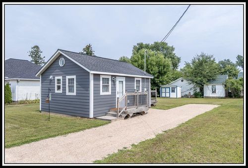104 Lake Street, WEYAUWEGA, WI, 54983 | Card Image