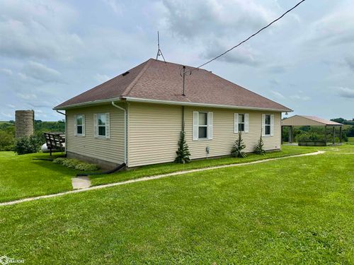 32788 570th St, Chariton, IA, 50049-8084 | Card Image