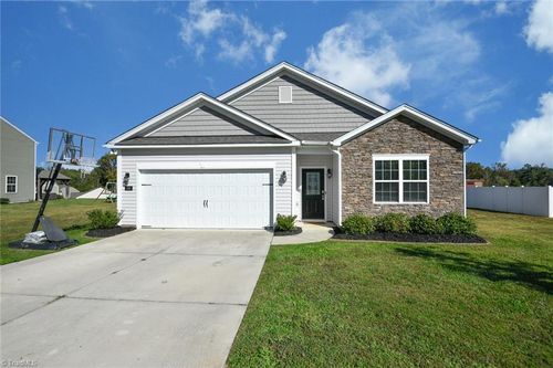 286 Royce Dr, Winston-Salem, NC, 27107-9910 | Card Image