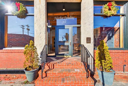 5b-269 Commercial St, Portland, ME, 04101-4640 | Card Image