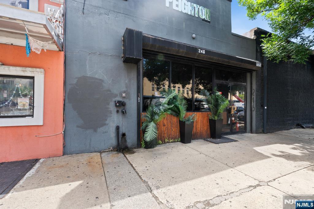 Commercial Sale in Newark