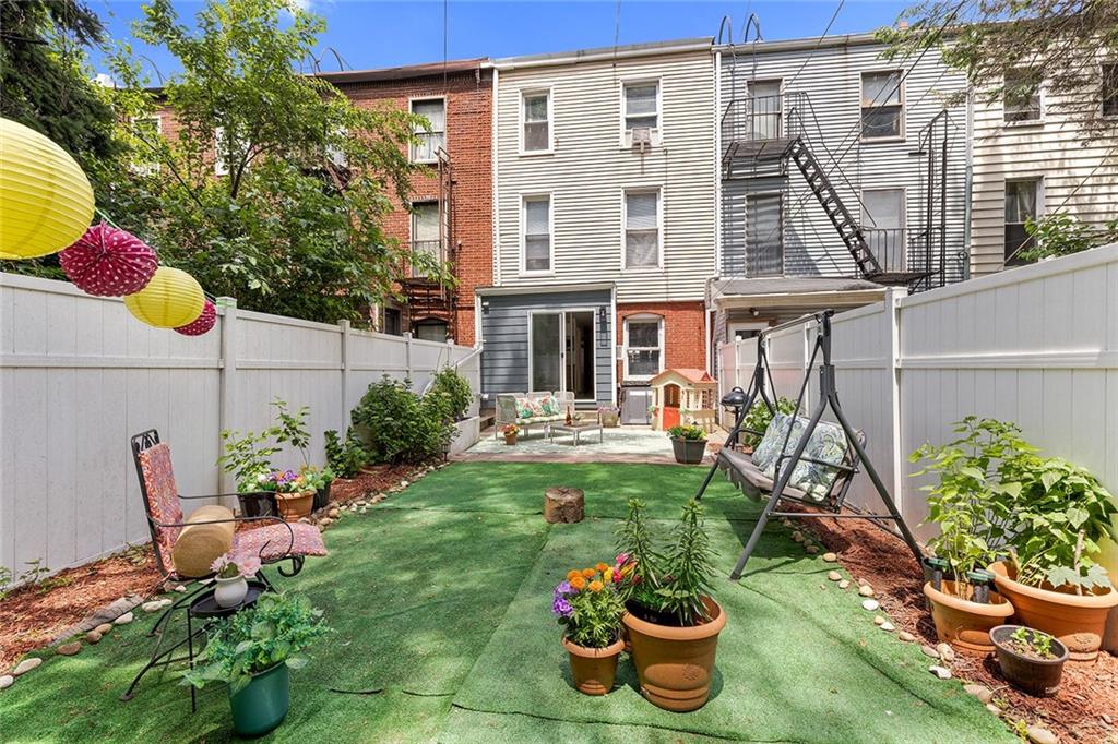 74th St, Brooklyn, NY 11209