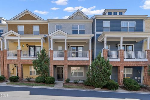 329 Kinellan Ln, Cary, NC, 27519-8642 | Card Image