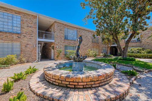 apt-4-2101 Fountain View Dr, Houston, TX, 77057-3632 | Card Image