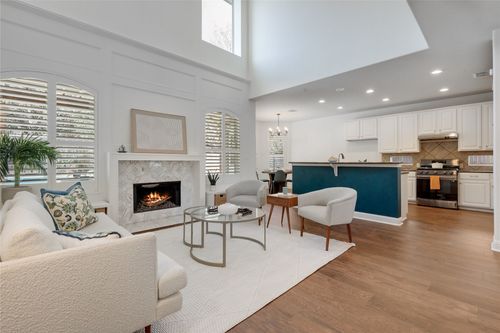 7621 Menler Dr, Austin, TX, 78735-1809 | Card Image