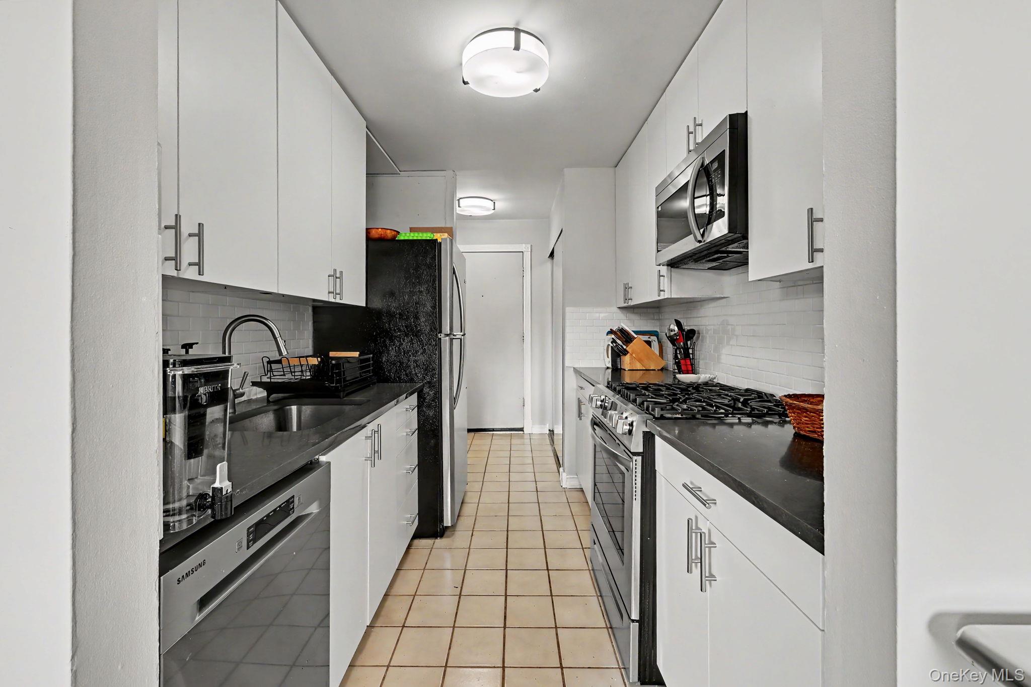 Residential in Greenburgh 3