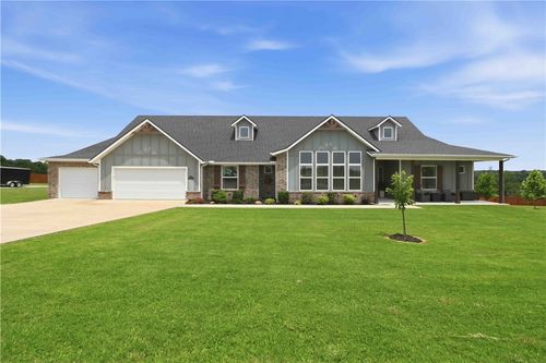 18850 Patriots Dream Dr, Siloam Springs, AR, 72761-7115 | Card Image