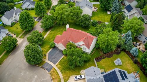 445 Greenview Ln, Oswego, IL, 60543-7568 | Card Image