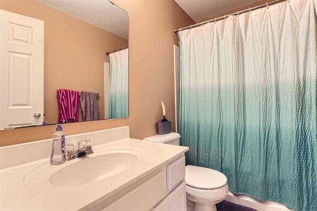 Upper Full Bath | Image 22