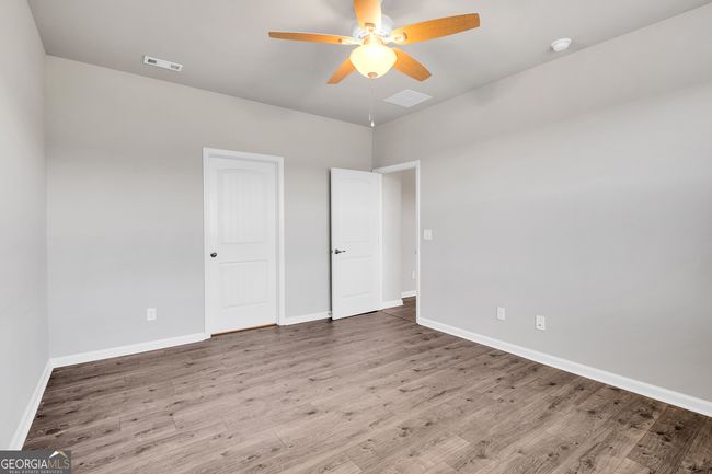 6872 Lake Overlook Ln, House other with 4 bedrooms, 2 bathrooms and 2 parking in Flowery Branch GA | Image 16