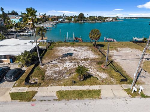 15307 Harbor Dr, MADEIRA BEACH, FL, 33708-1820 | Card Image