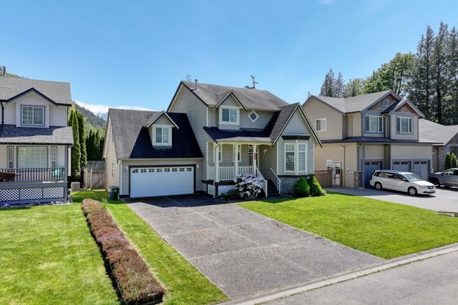 524 Driftwood Avenue, House other with 4 bedrooms, 2 bathrooms and 6 parking in Harrison Hot Springs BC | Image 2
