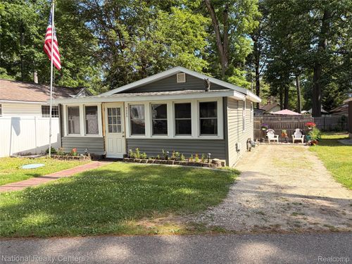 2025 Parkwood Court, Norvell Township, MI, 49230 | Card Image