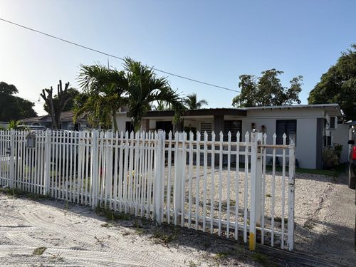 3001 Nw 106th St, Miami, FL, 33147-1137 | Card Image