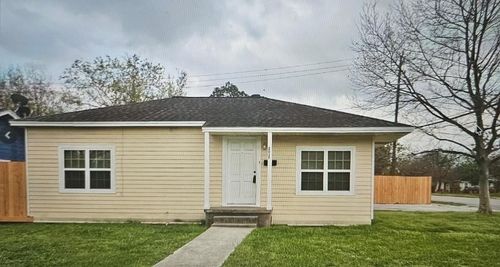 2017 3rd St, Galena Park, TX, 77547-2807 | Card Image