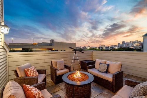 808 Paige St, Houston, TX, 77003-3231 | Card Image