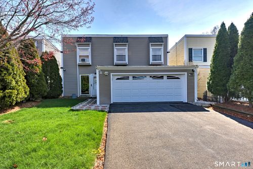 8 Inverness Sq, Middletown, CT, 06457-1627 | Card Image