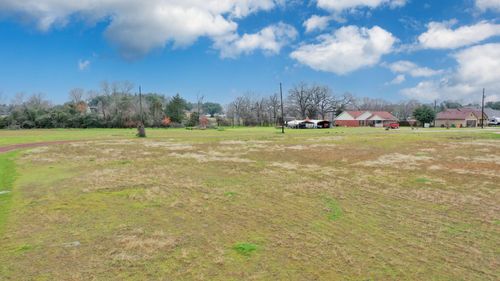 1207 Meadows Dr, Madisonville, TX, 77864-2422 | Card Image