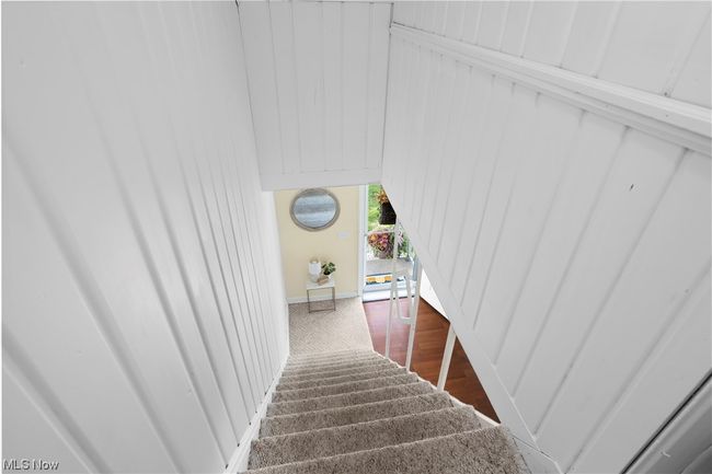 Staircase with light carpet | Image 26