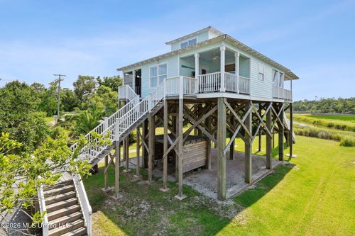 762 N 2nd Street, Bay Saint Louis, MS, 39520 | Card Image