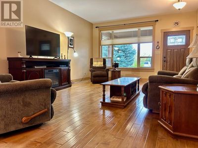 4764 Spruce Cres, House other with 2 bedrooms, 2 bathrooms and null parking in Barriere BC | Image 3