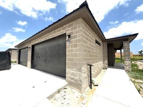 b-2710 Grace Cir, Corpus Christi, TX, 78414-1440 | Card Image