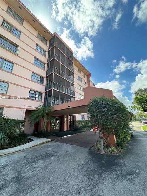 5-20850 San Simeon Way, Miami, FL, 33179-1889 | Card Image