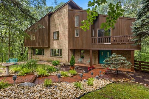 3385 Woodbridge Cir, Bethlehem, PA, 18017-1735 | Card Image
