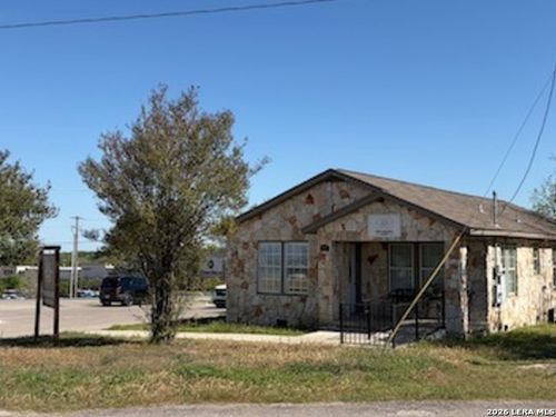 2027 Eastman Ave, New Braunfels, TX, 78130-6806 | Card Image