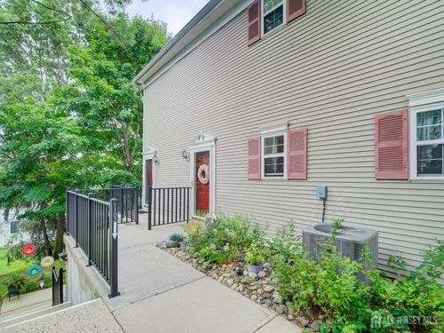 1104 Cypress Ln, East Brunswick, NJ, 08816-5275 | Card Image