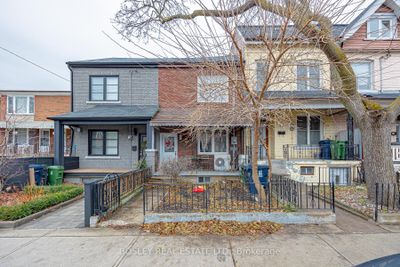 58 Palmerston Ave, Home with 3 bedrooms, 2 bathrooms and 1 parking in Toronto ON | Image 1