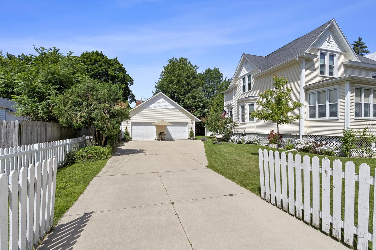 Superior Ave, Oconto, WI 54153