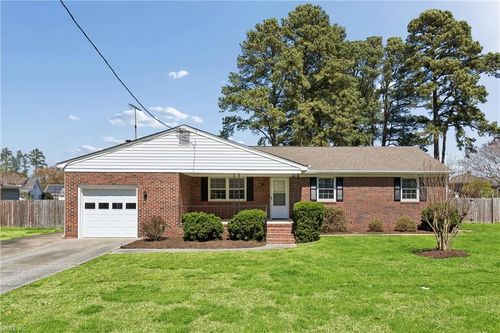 18 Magnolia Ln, Poquoson, VA, 23662-2212 | Card Image