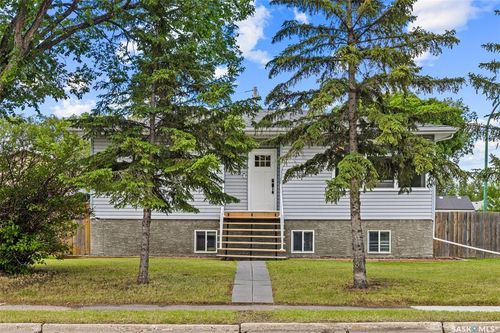 4835 7th Ave, Regina, SK, S4T0R8 | Card Image