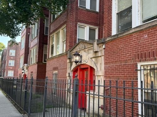 3-6752 Clyde Ave, Chicago, IL, 60649-1106 | Card Image