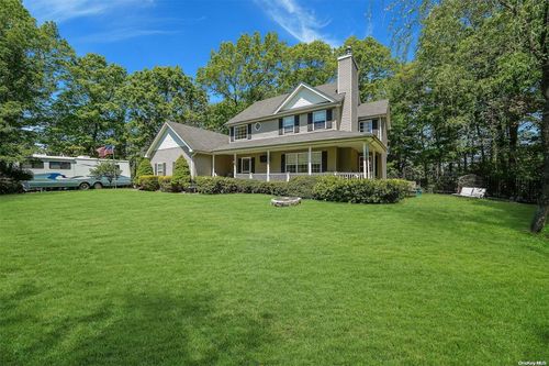 7 Sander Ct, Middle Island, NY, 11953-2074 | Card Image