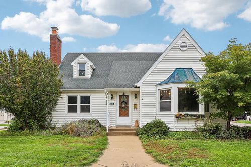 510 E Main Street, Waterford, WI, 53185 | Card Image