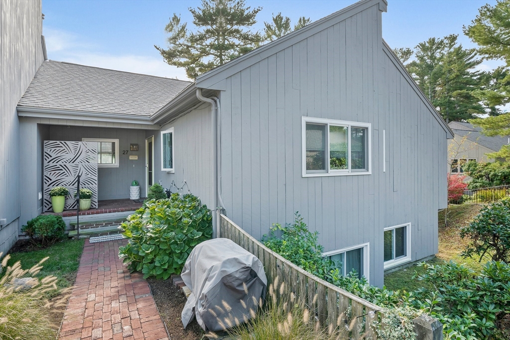 Trout Farm Ln, Duxbury, MA 02332