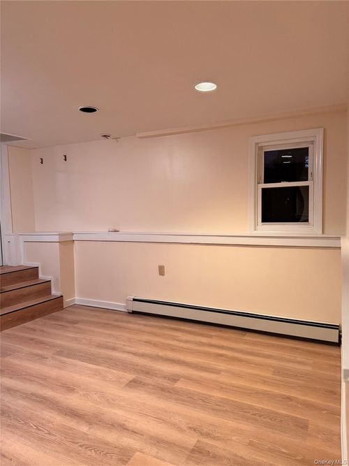 2-62 Warwick Rd, Island Park, NY, 11558-1424 | Card Image