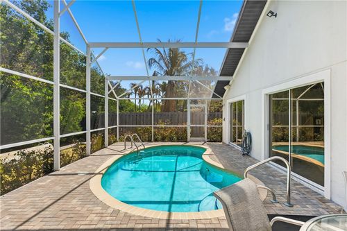 212 14th Pl, VERO BEACH, FL, 32960-5841 | Card Image