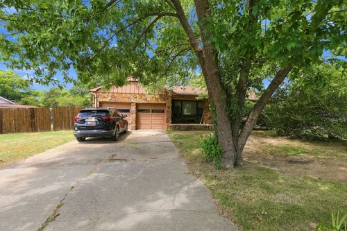 1733 E 13th St, Okmulgee, OK, 74447-6417 | Card Image