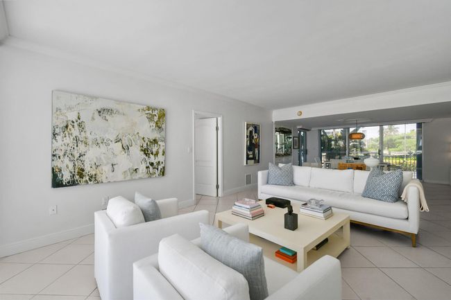 APT-112 - 2780 S Ocean Blvd, Condo with 2 bedrooms, 2 bathrooms and null parking in Palm Beach FL | Image 6