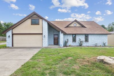 17670 S 280 Road, House other with 5 bedrooms, 3 bathrooms and null parking in Okmulgee OK | Image 1