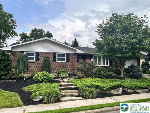 345 S Whitfield St, Nazareth, PA, 18064-2830 | Card Image