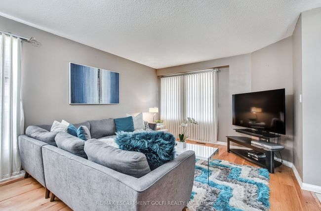 24 Diamond Crt, House other with 5 bedrooms, 3 bathrooms and 4 parking in Hamilton ON | Image 6