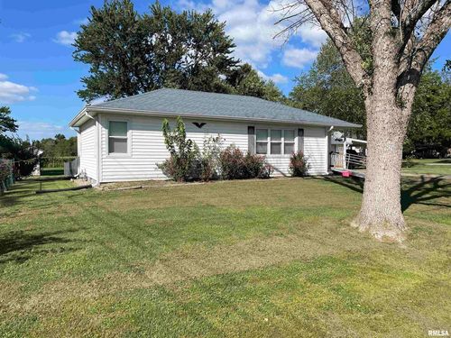 304 E Pepin St, Irvington, IL, 62848-1069 | Card Image