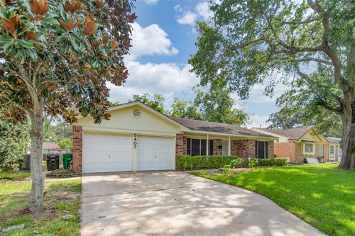 8407 Stroud Dr, Houston, TX, 77036-5555 | Card Image
